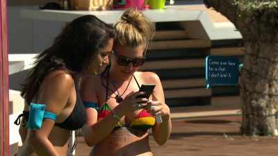 I got a little message
on my phone from Javi - Love Island