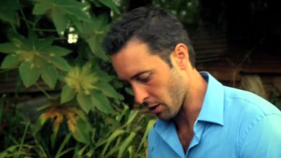 I got blood. - Hawaii Five-0
