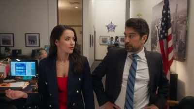 I got drinks with a hedge fund
manager last week - Nikki & Nora: Sister Sleuths