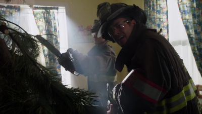 I got eyes on him. - Chicago Fire