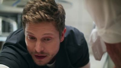 I got-I got pressure
on the artery. - The Resident