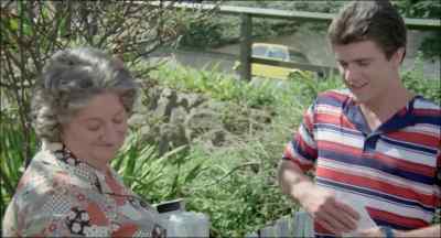 - I got it, Mom.
- Oh, thanks, Son. - Tim