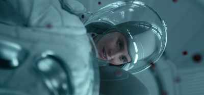 - I got it.
- You're gonna be fine. Okay? - The Midnight Sky