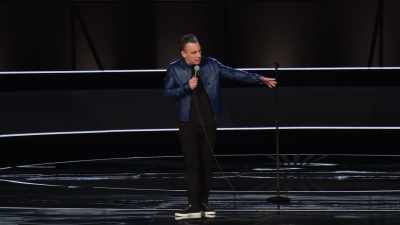 I got on my treadmill there, - Sebastian Maniscalco: Stay Hungry