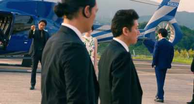 I got this rock for 3 billion
when it's worth much more. - The Confidence Man JP - The Movie -