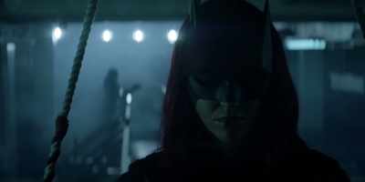 - I got that.
- And you have six Crows incoming. - Batwoman