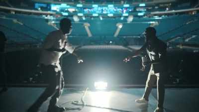 -I got the fucking…
-[both laugh] - Kevin Hart & Chris Rock: Headliners Only