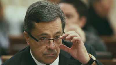 I got the SMS from Markus
that he's resigning, - Steinheist