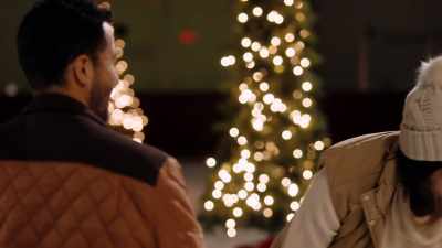 - I got, yeah. I got it.
I got it. I got it, I got it. - Mom's Christmas Boyfriend