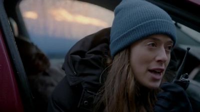 - I got you.
- Belt's stuck. - Chicago P.D.