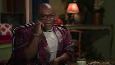 - I gotta go. That must be Lou
coming back for her leftovers. - Maggie