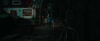 I grew up here with my father. - Dark Glasses