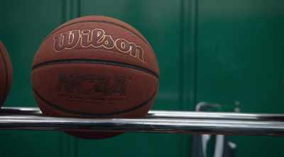 I guarantee you that he is stressed
'cause they didn't practice yesterday. - Last Chance U: Basketball