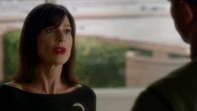 - I guess you're right.
- Look at it this way. - Famous in Love