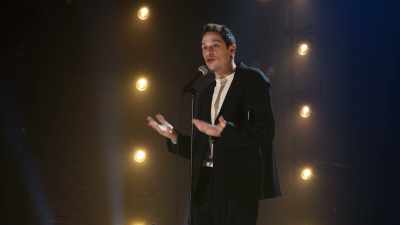 ...I hang out with this dude,
uh, and I was like, - Pete Davidson: Alive from New York