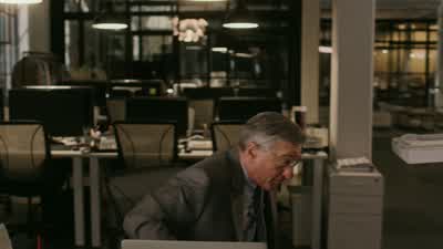 - I hate eating alone. - The Intern