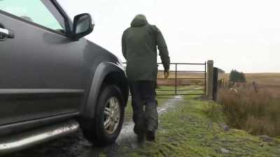 I hate gates.
Detest them in every way. - Chronicles of the Glens