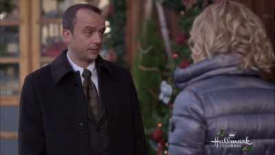 I have a bidder who wants
to buy your notes - Christmas at Holly Lodge