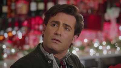 I have a confession
that I need to make, - A Royal Christmas Holiday