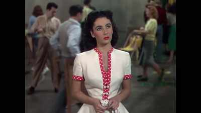 I have. A dream with
peaches and cream complexion - Elizabeth Taylor: The Lost Tapes