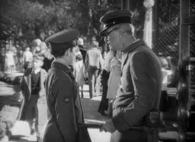 - I have a message for Professor Evans. - Murders in the Zoo