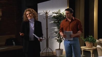 I have a question about this scene Man Yes - Friends