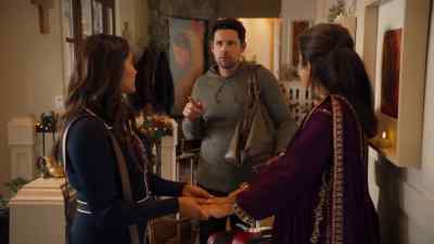 - I have a question.
- What's a nitshi? - Christmas with the Singhs