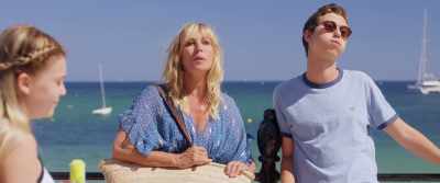- I have a really difficult boss.
- Also an over share. - Ibiza