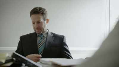 I have agents in this office - For Sale