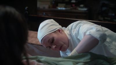 I have your baby's head! - Call the Midwife