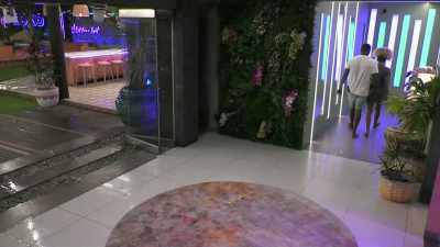 I HAVE BEEN STUCK IN THIS
PADDED, WINDOWLESS BOOTH THE - Love Island