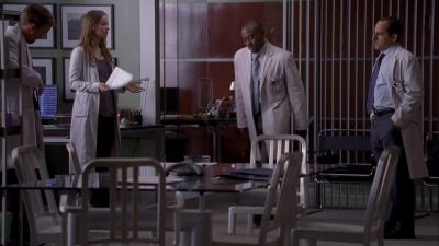 I have called every neurosurgeon - House