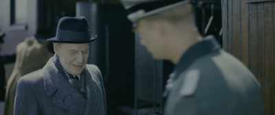 I have to get in.
- Yes. - Into the Darkness