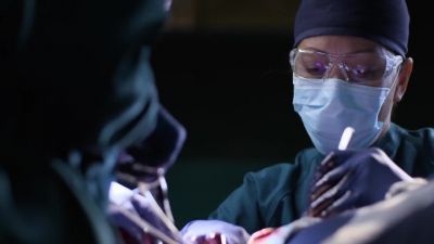 I have to go. My patient just crashed. - The Good Doctor