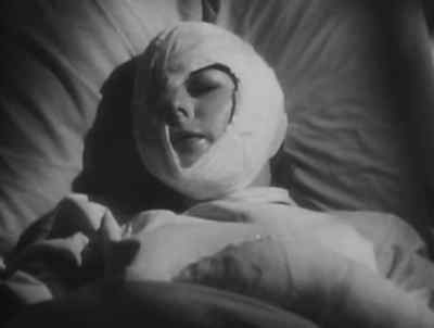 I have to go on in two minutes. - Smash-Up: The Story of a Woman