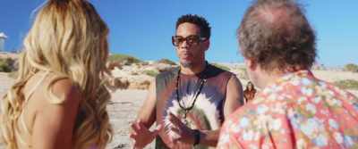 - I have to go on soon.
- Really, until when? - Ibiza