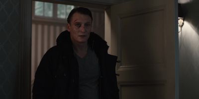 I have to go to the station. - Dark