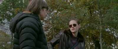 - I have to leave at 4 o'clock.
- Yes, it's okay. - Personal Shopper