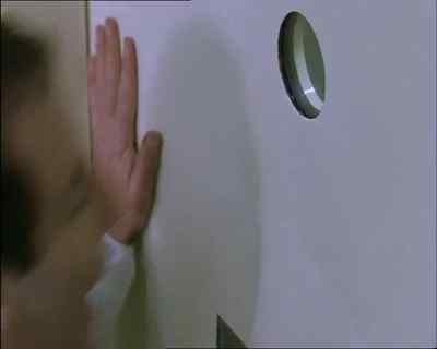 I have to see Maggie Thomas! Don't you understand? - Wire in the Blood
