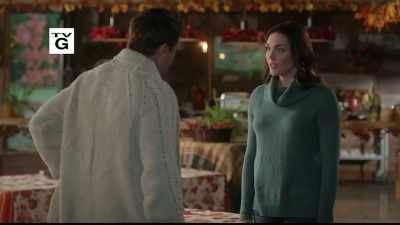 - I have some news.
- What's going on? - Falling for You