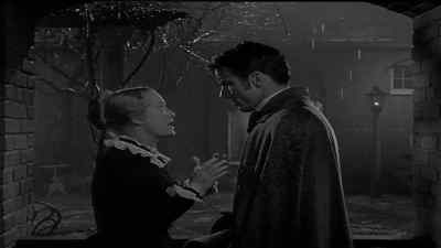 I haven't had
a moment alone with her. - The Heiress