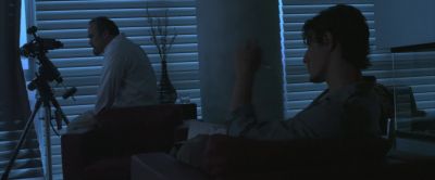 I haven't seen a soul all night. - Skyline
