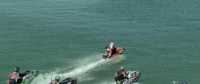 I haven't seen
holeshot like that - Hot Water