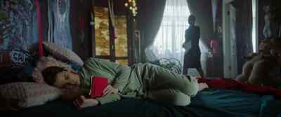 -I haven't seen him in a while.
-Oh, Daddy hasn't
been feeling well. - Sugar Baby