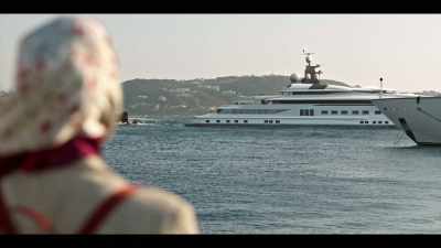 - I heard that is Yuri Leniov's ship. - Treadstone
