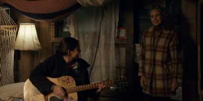 - I heard you singing.
Sounded beautiful. - The Way Home