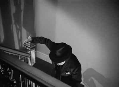 I heard somebody cry out. - Dark Passage