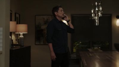 - Hello?
- Yes, um... - 9-1-1: Lone Star
