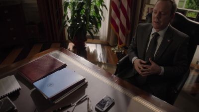 Hello, Tom Kirkman's voicemail. - Designated Survivor