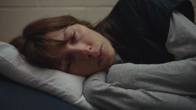 Here, won't you
let me hold it?
No, I've got it. - The Sinner